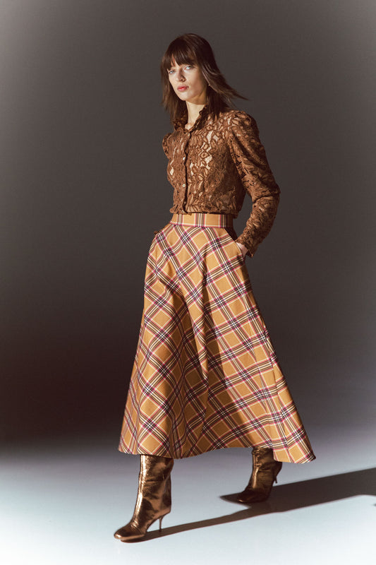 Woven fabric skirt
