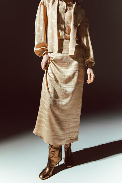 Woven fabric skirt